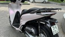 Cần bán SH 125 CBS màu trắng dán hồng, đăng ký 2023, giá 65 triệu - Hà Nội