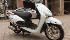 Bán nhanh Honda Lead 110 Fi màu trắng đăng ký cuối 2011 - TP Hồ Chí Minh