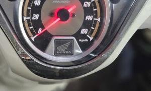 Cần bán xe SHMod màu trắng, chính chủ nữ đi 9000 km còn như mới không 1 vết xước, đăng ký 2018
