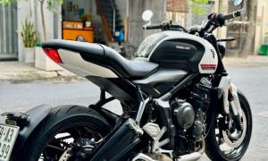Cần bán Triumph Trident 660 bản Crystal white