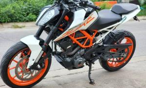 Cần bán KTM Duke 390 ABS ga điện 2018