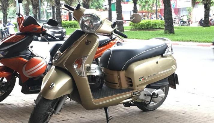 Bán xe Like Fi tiết kiệm xăng, màu Gold 125cc, cốp to, sạc pin đt