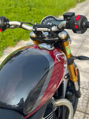 TRIUMPH SPEED 400 – HẢI QUAN CHÍNH NGẠCH, MỚI ĐẾN MỨC CHƯA ĐỔ XĂNG