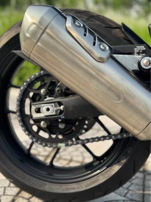 TRIUMPH SPEED 400 – HẢI QUAN CHÍNH NGẠCH, MỚI ĐẾN MỨC CHƯA ĐỔ XĂNG