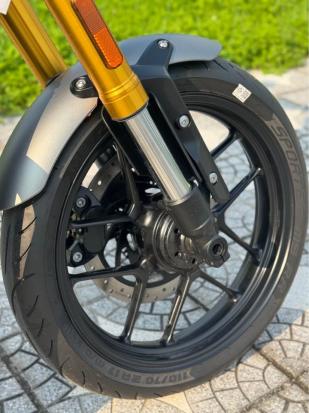 TRIUMPH SPEED 400 – HẢI QUAN CHÍNH NGẠCH, MỚI ĐẾN MỨC CHƯA ĐỔ XĂNG