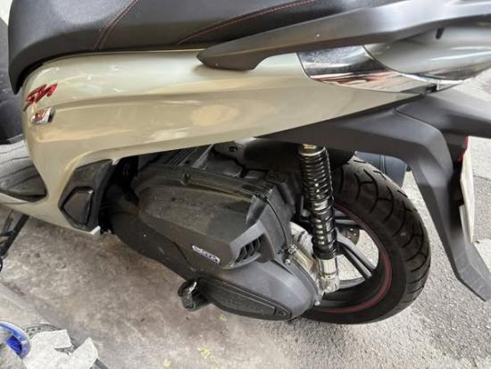 Cần bán SH 350i ABS bản máy Thái xám xi măng siêu mới lướt vài nghìn km, zin chất, chính chủ