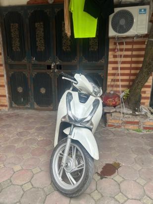 Cần bán xe SH 150i ABS 2018 màu trắng