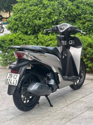 Cần bán xe SH Mode 125i ABS 2023 màu bạc nhám