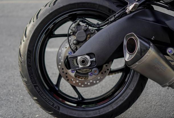 Bán xe Naked bike siêu mượt Suzuki GSX S1000