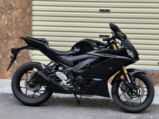 Cần bán Yamaha R3 2021 chính chủ đập thùng
