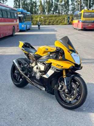 Bán xe Yamaha R1 2016 bản kỉ niệm