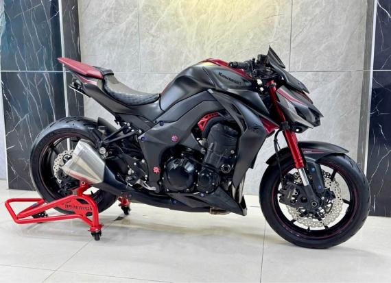 Cần bán xe Kawasaki Z1000 2016 màu đỏ