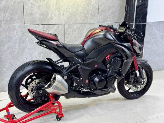 Cần bán xe Kawasaki Z1000 2016 màu đỏ