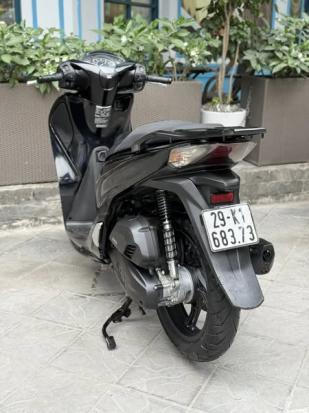 Cần bán SH 125 ABS cuối 2017 màu đen chính chủ, like new, odometer 12.000km, siêu lướt