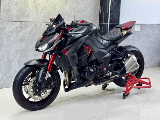 Cần bán xe Kawasaki Z1000 2016 màu đỏ