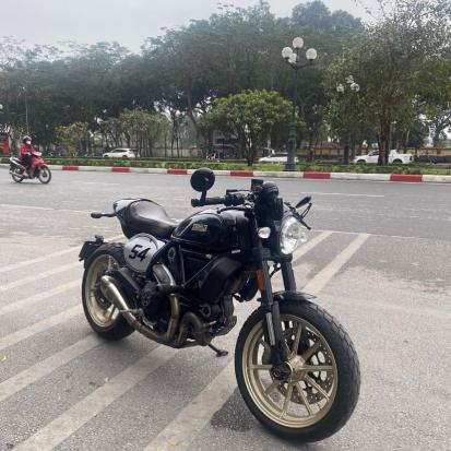 Cần bán xe Ducati Scrambler Cafe Racer 2018