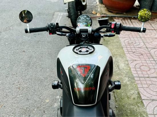 Cần bán Triumph Trident 660 bản Crystal white