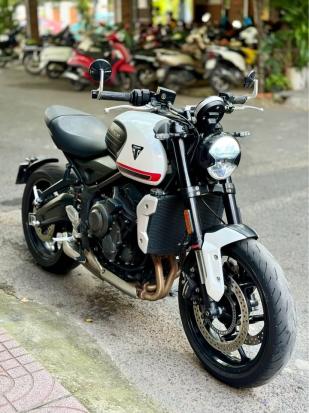 Cần bán Triumph Trident 660 bản Crystal white