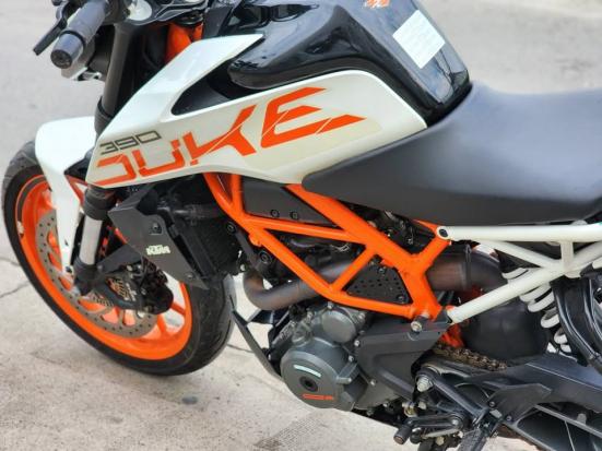 Cần bán KTM Duke 390 ABS ga điện 2018