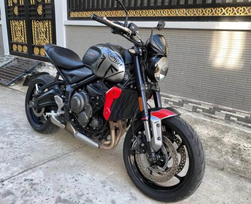 Cần bán TRIUMPH TRIDENT 660 ĐỜI 2022