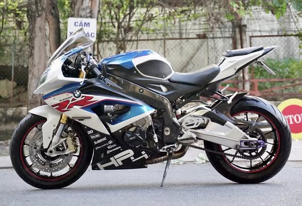 Cần bán BMW S1000RR MODEL 2018