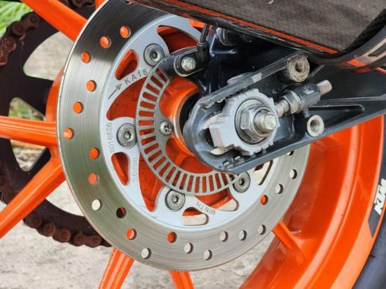 Cần bán KTM Duke 390 ABS ga điện 2018