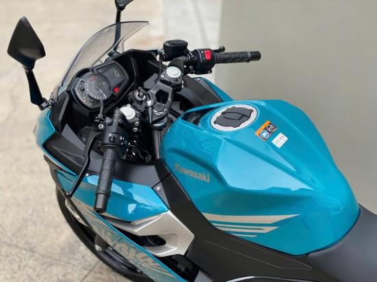 Cần bán Kawasaki Ninja 400 Xanh - Đẹp Như Mới, Giá Siêu Hời Chỉ 125 Triệu!