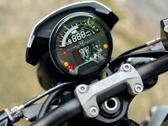 Cần bán Triumph Trident 660 2024 phiên bản đặc biệt Triple Tribute Edition