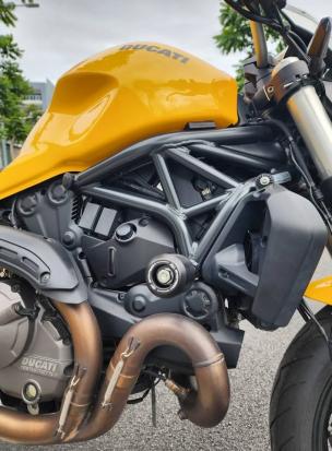 Cần bán xe Ducati Monster 821 màu đặc biệt