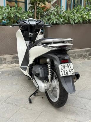 Cần bán SH 125 ABS 2025 màu trắng đen siêu lượt Likeenew chính chủ