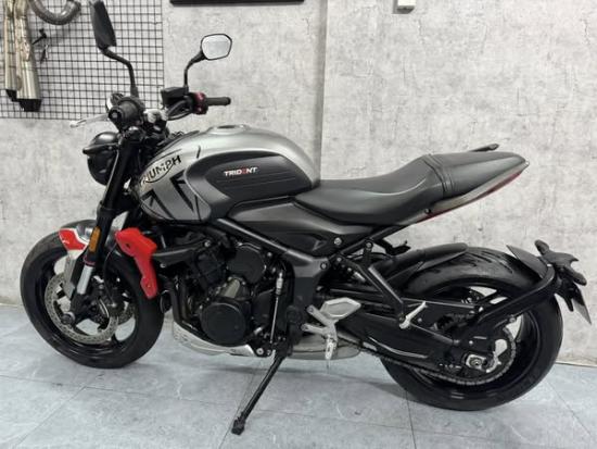 Cần bán xe Triumph Trident660