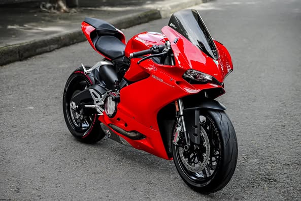 Cần bán xe Ducati Panigale 959