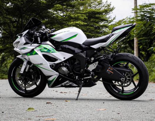 Cần bán Kawasaki ZX6R
