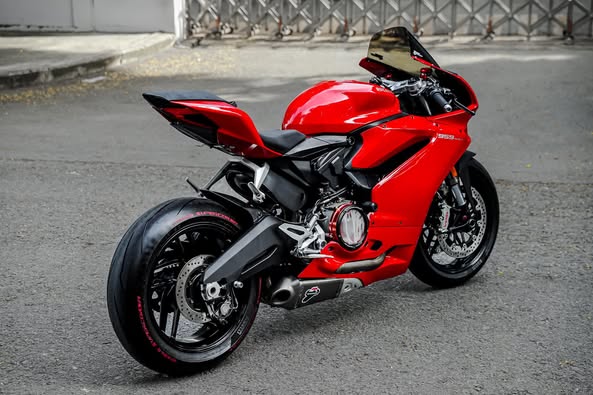 Cần bán xe Ducati Panigale 959