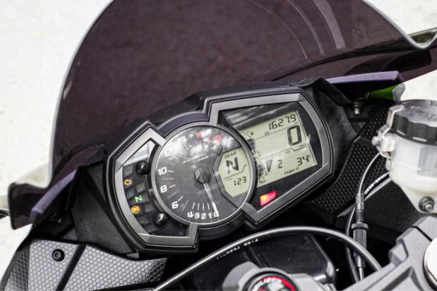 Cần bán Kawasaki ZX6R