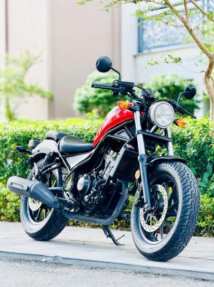 Cần bán xe máy phân khúc 300-400cc
