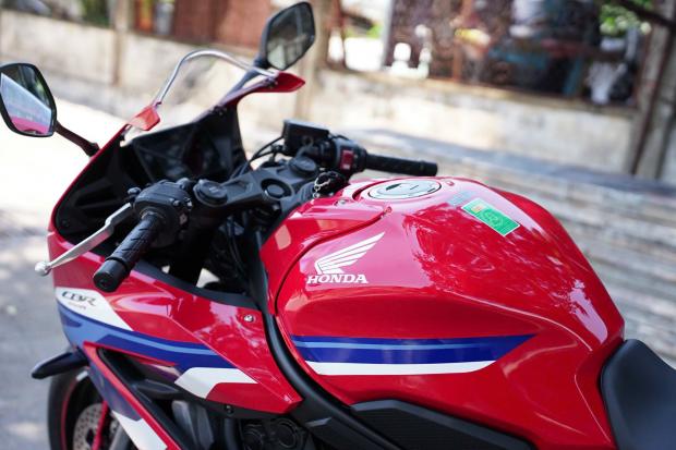 Cần bán xe Honda CBR650R mẫu mới E-Clutch