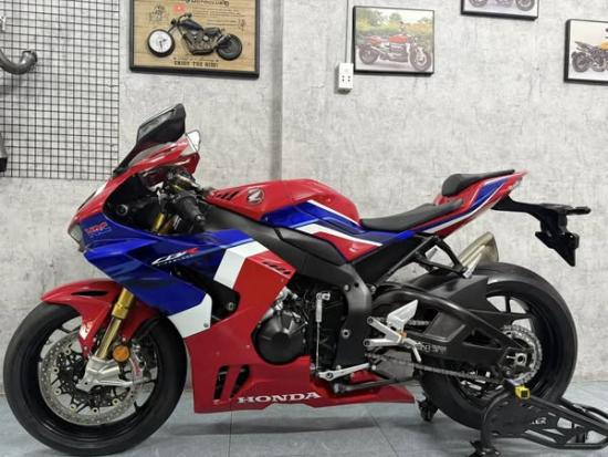 Cần bán xe Honda CBR1000rrrSP