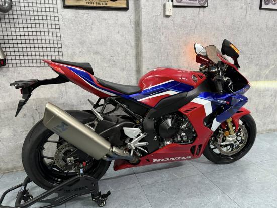 Cần bán xe Honda CBR1000rrrSP