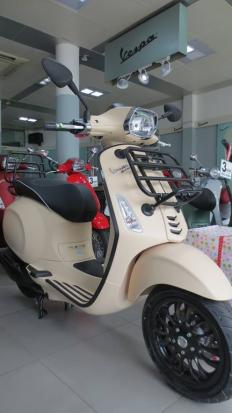 Piaggio Vespa ưu đải phần quà trị giá 6.500.000