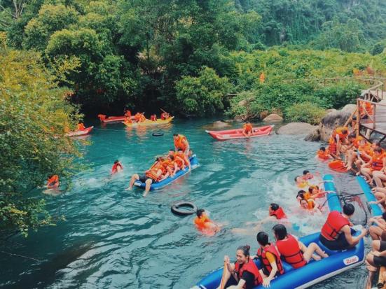 Cho thuê xe máy Quảng Bình đi Động Phong Nha