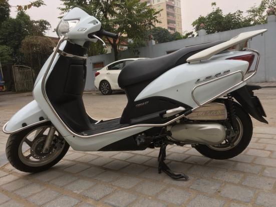 Bán nhanh Honda Lead 110 Fi màu trắng đăng ký cuối 2011