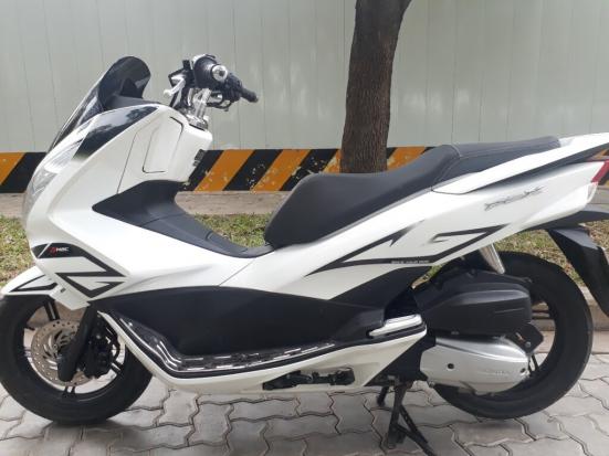 Bán xe Honda PCX 2014 Fi trắng, chính chủ, xe quá mới