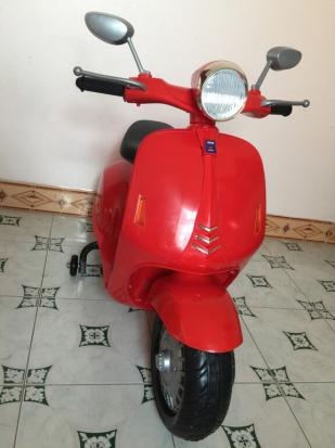 Xe máy điện trẻ cho bé gái Vespa YH-8820 tốc độ cực nhanh khỏe