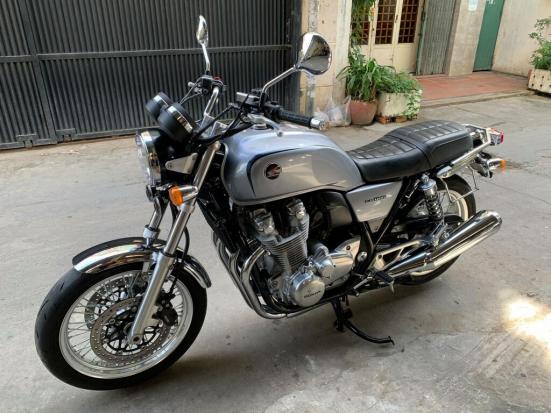 Honda CB1100 màu xám đẹp