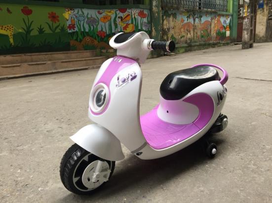 Xe máy điện cho bé gái Vespa LWD-2017 màu tím đẹp