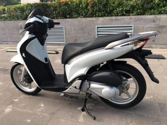 Cần bán honda Sh150i màu trắng hàng nhập khẩu Ý chuẩn mới bao giấy tờ