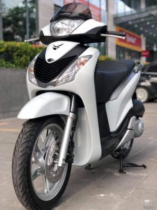 Cần bán honda Sh150i màu trắng hàng nhập khẩu Ý chuẩn mới bao giấy tờ