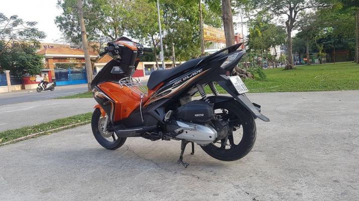 Bán Honda Airblade 2015 BSTP đen cam