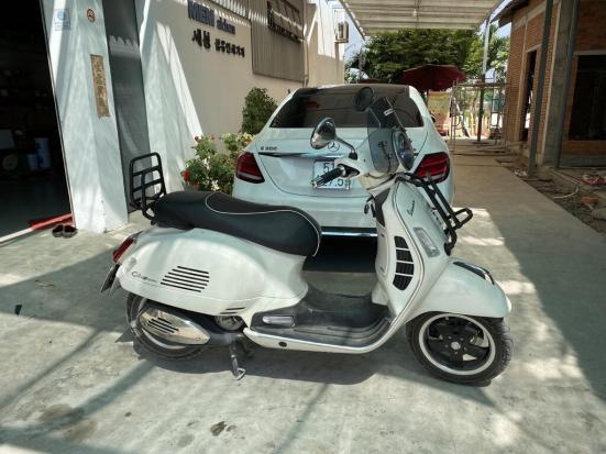 Cần bán xe Vespa 300i GTS 